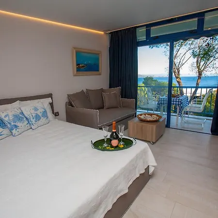 The One Sounio Apartment